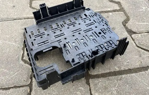 Land Rover Evoque II Fuse box cover K8D214N073