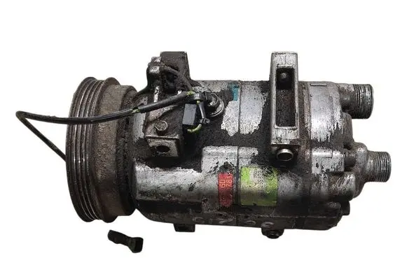 Volkswagen PASSAT B5 Air conditioning (A/C) compressor (pump) 8D0260805D 5060310781