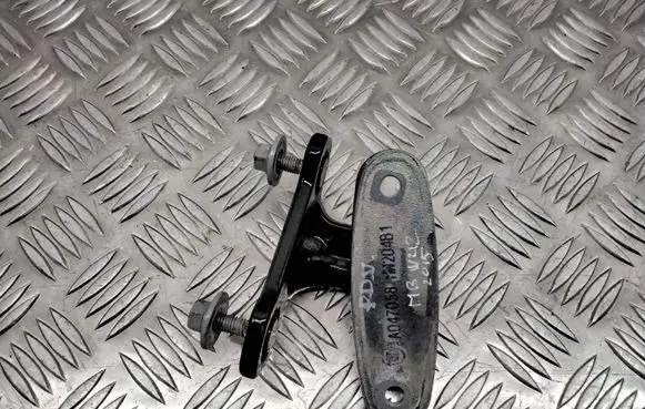 Mercedes-Benz E W212 Front door upper hinge A047058