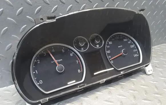 Hyundai i30 Speedometer (instrument cluster) 940332R505