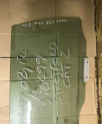 Volvo V70 Rear door window glass 43R001105