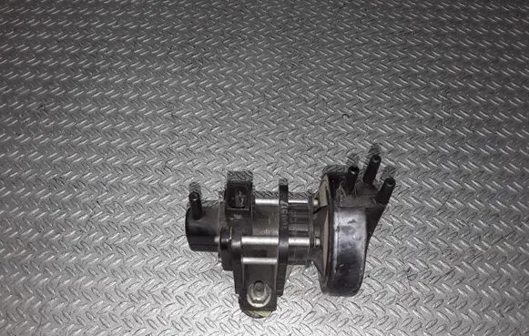 Mercedes-Benz C W202 Turbo solenoid valve 4715396