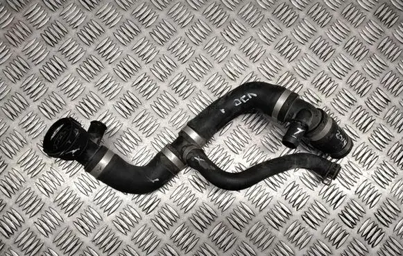 Volvo V70 Engine coolant pipe/hose