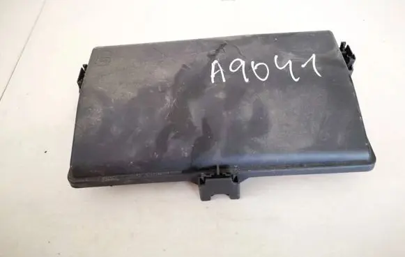 Opel Insignia A Fuse box cover 13222784