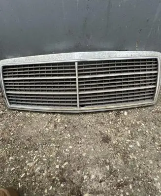 Mercedes-Benz C W202 Front bumper upper radiator grill F120