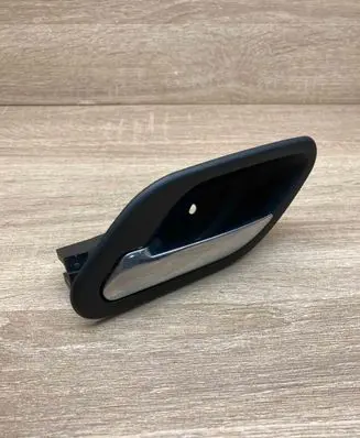 BMW 5 E39 Front door interior handle 7032925