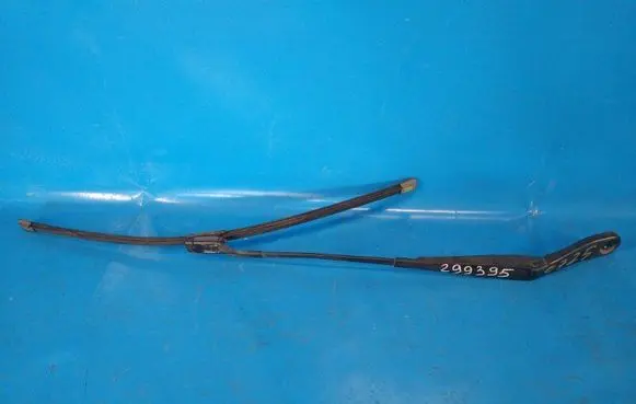 Volvo S60 Front wiper blade arm 30753504
