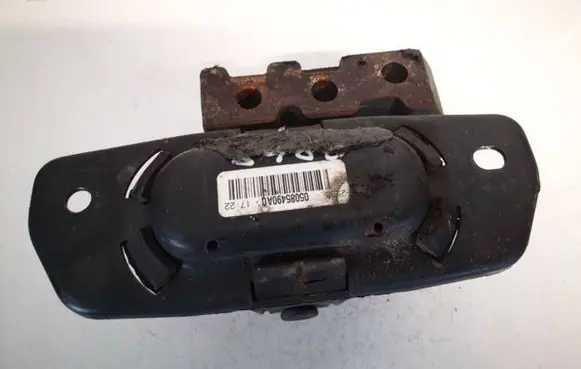 Dodge Journey Engine mount bracket 05085490ac