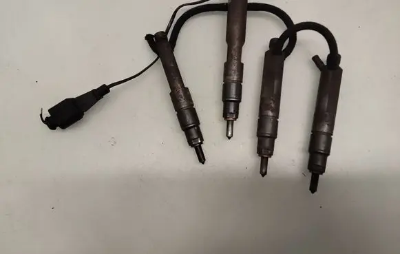 Skoda Fabia Mk1 (6Y) Fuel injectors set 028130203F