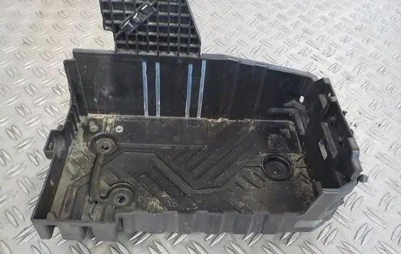 Battery tray