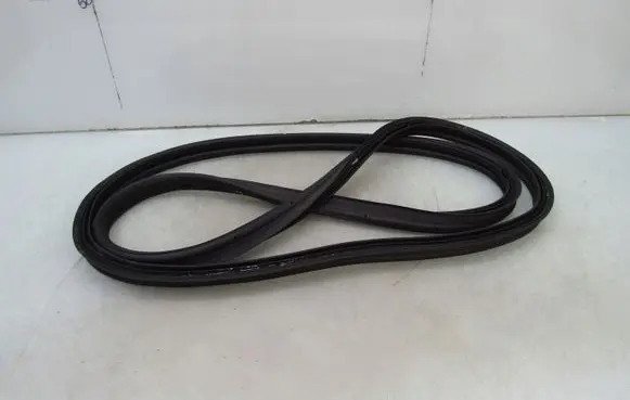 Hyundai Bayon Trunk rubber seal (body) 24R