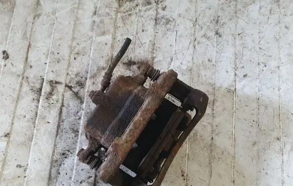 Nissan X-Trail T30 Front brake caliper NOCODE
