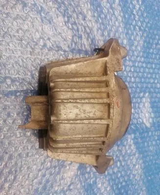Mercedes-Benz E W212 Engine mount bracket A2122404217