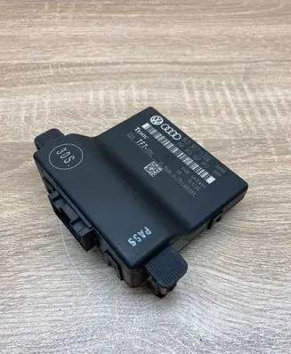 Volkswagen Golf V Gateway control module 1K0907530G 1K0907951