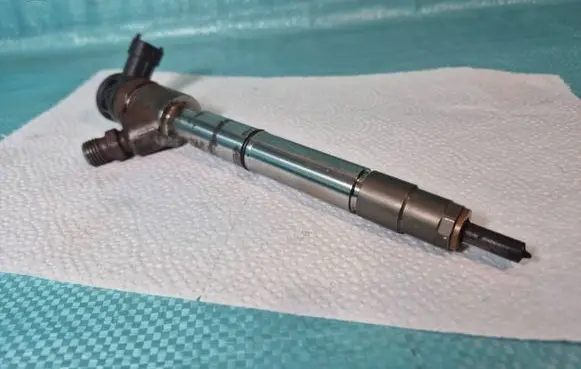 Opel Insignia B Fuel injector 0445110713 55578