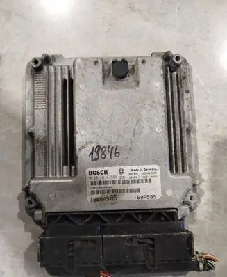 Mitsubishi Lancer VIII Engine control unit/module 0281014585 1860A585