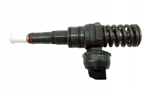 Audi A6 S6 C5 4B Fuel injector 038130073BA