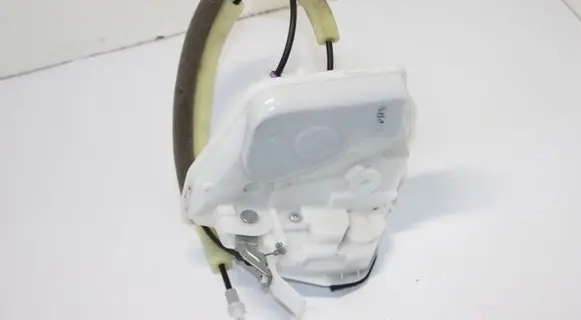 Mazda 3 III Rear door lock