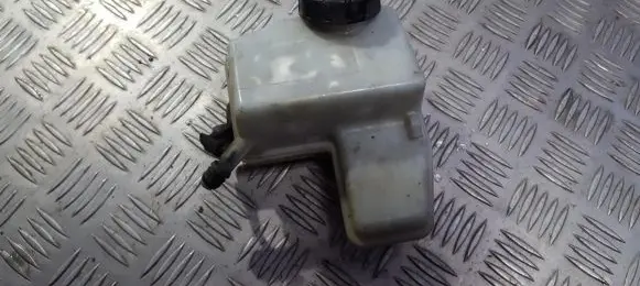 Brake fluid reservoir