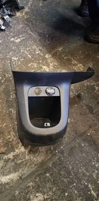 Hyundai Ioniq 5 Centre console side trim front brak