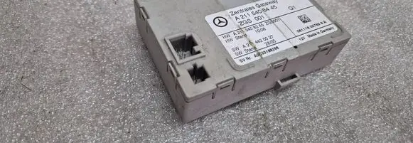 Mercedes-Benz E W211 Gateway control module A2115408245 A2115408445