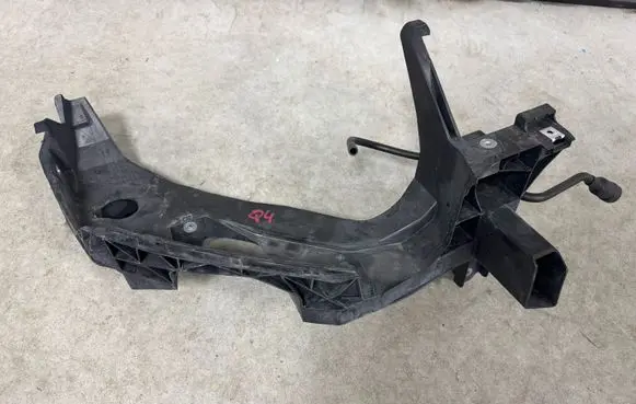 Audi Q4 Sportback e-tron Headlight/headlamp mounting bracket 89a805326A