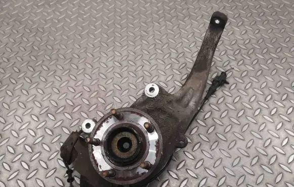 Front wheel hub