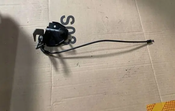 BMW 5 F10 F11 Engine bonnet/hood lock/latch loop/hook 7183763