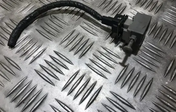 Clutch pedal sensor