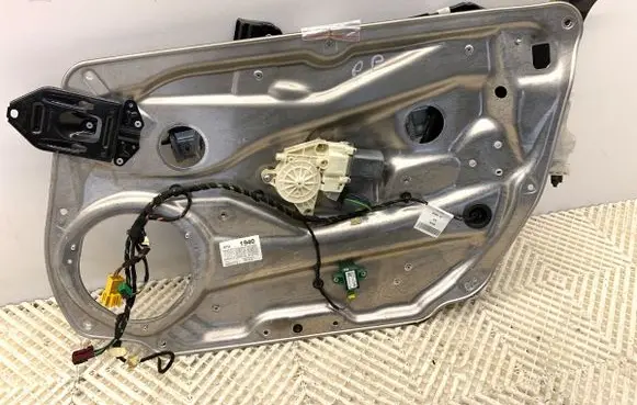 Mercedes-Benz E W212 Front door window regulator with motor 