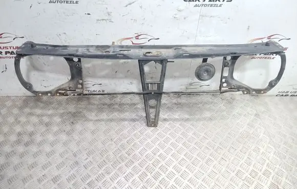 Volkswagen Golf II Radiator support slam panel