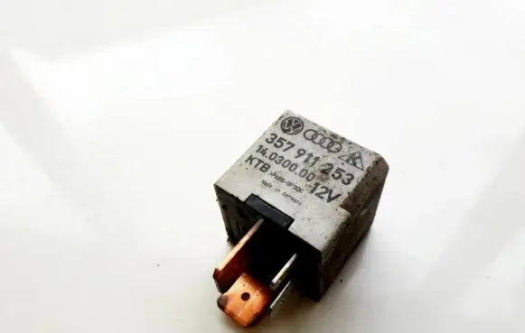 Volkswagen PASSAT B3 Other relay 357911253 14030000