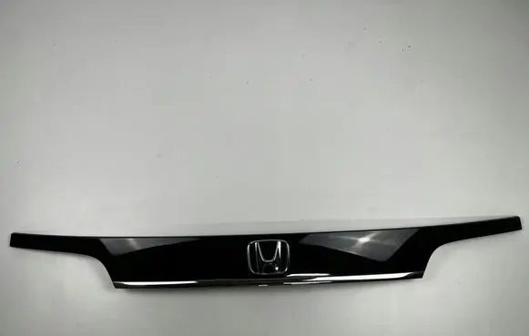 Honda CR-V Tailgate trim 