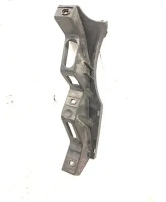Volkswagen PASSAT B6 Front bumper mounting bracket 3C0807889