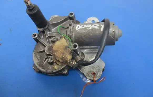 Nissan Terrano Rear window wiper motor