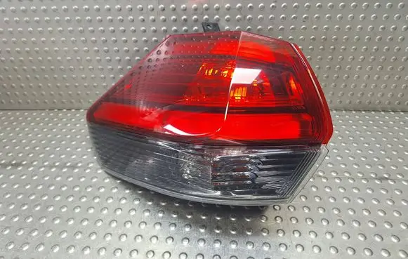 Nissan X-Trail T32 Rear/tail lights S27725502 22023746