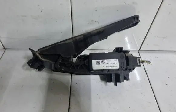 Volkswagen Jetta V Accelerator throttle pedal 1K1721503L 6PV00860000