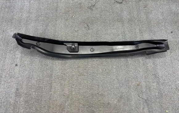 Mercedes-Benz B W247 Fender end trim A2478890000 S073