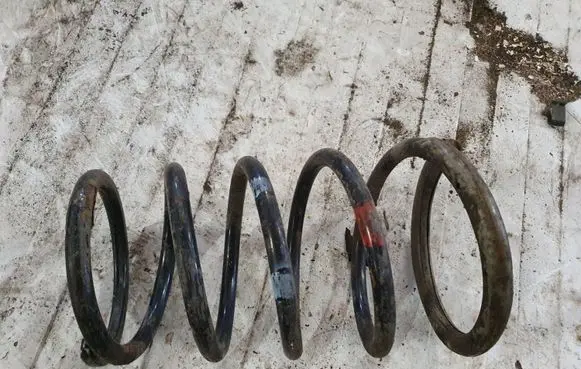 Nissan X-Trail T30 Rear coil spring NOCODE