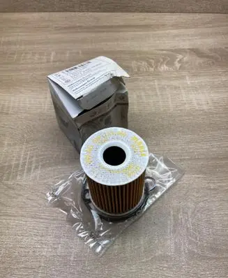 Skoda Fabia Mk1 (6Y) Oil filter cover 03P115562