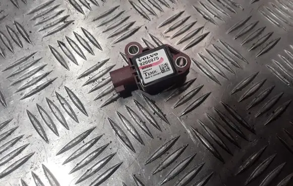 Volvo V50 Airbag deployment crash/impact sensor 9206975