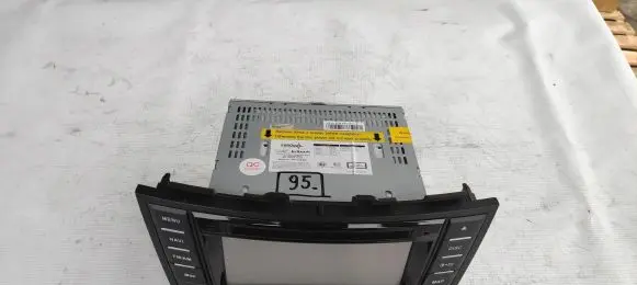 Suzuki Swift II Radio/CD/DVD/GPS head unit INT-SUSWIF