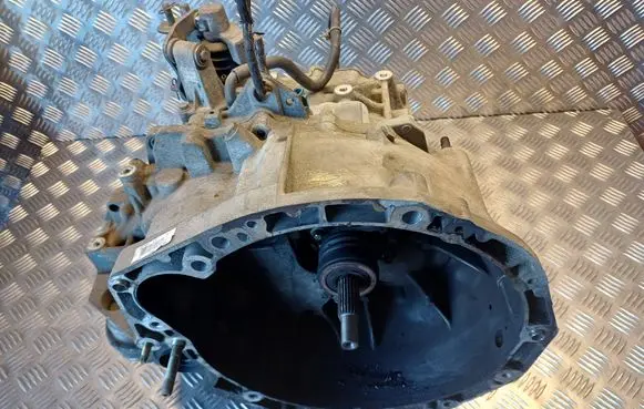 Nissan Primera Manual 6 speed gearbox NDO101