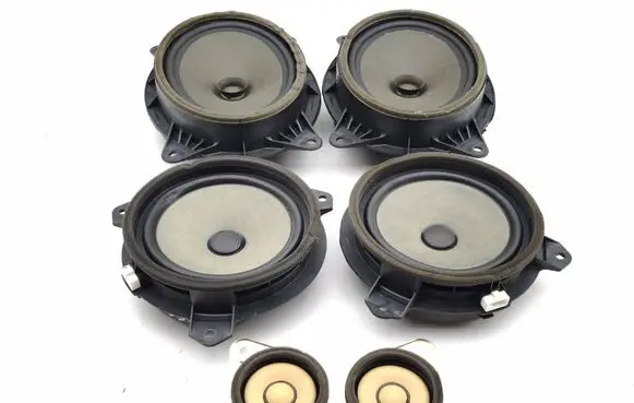 Toyota Prius (XW30) Audio system kit 8616052330 8616058240 8616047070