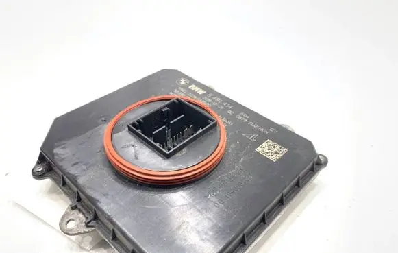 BMW 5 G30 G31 G38 Voltage converter/converter module 8491414
