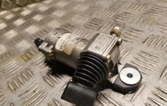 Mercedes-Benz ML W163 Vent window/glass motor 1638201342