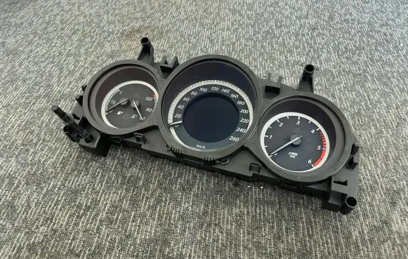 Mercedes-Benz C W204 Speedometer (instrument cluster) A2049004008