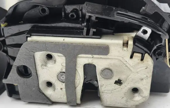 Ford C-MAX II Front door lock AM5AU21812CC