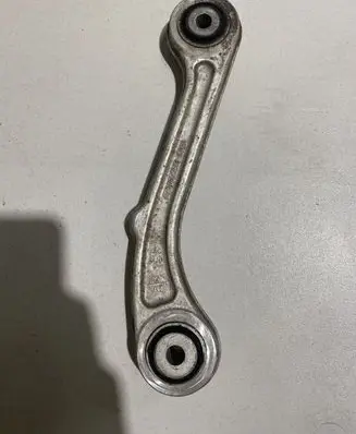 Maserati Ghibli Rear upper control arm/wishbone 670007252