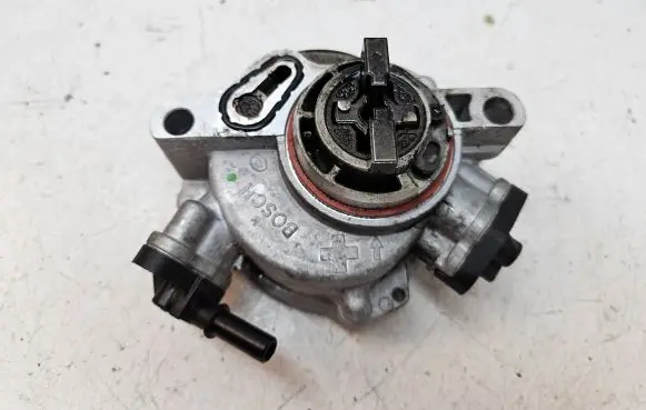 Citroen C5 Aircross Vacuum pump 9804021880